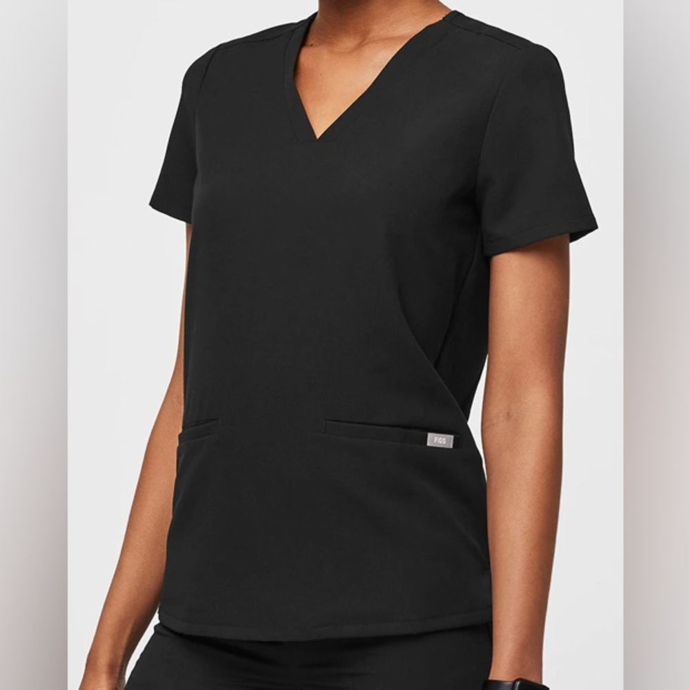 Figs Casma Three Pocket top NWT